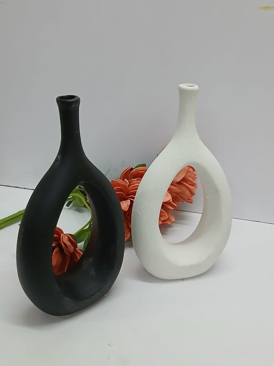 NordicForm Conjoined Snuggle Donut Vases – 2-in-1 Matte Ceramic Doughnut Sculpture for Minimalist & Japandi Decor